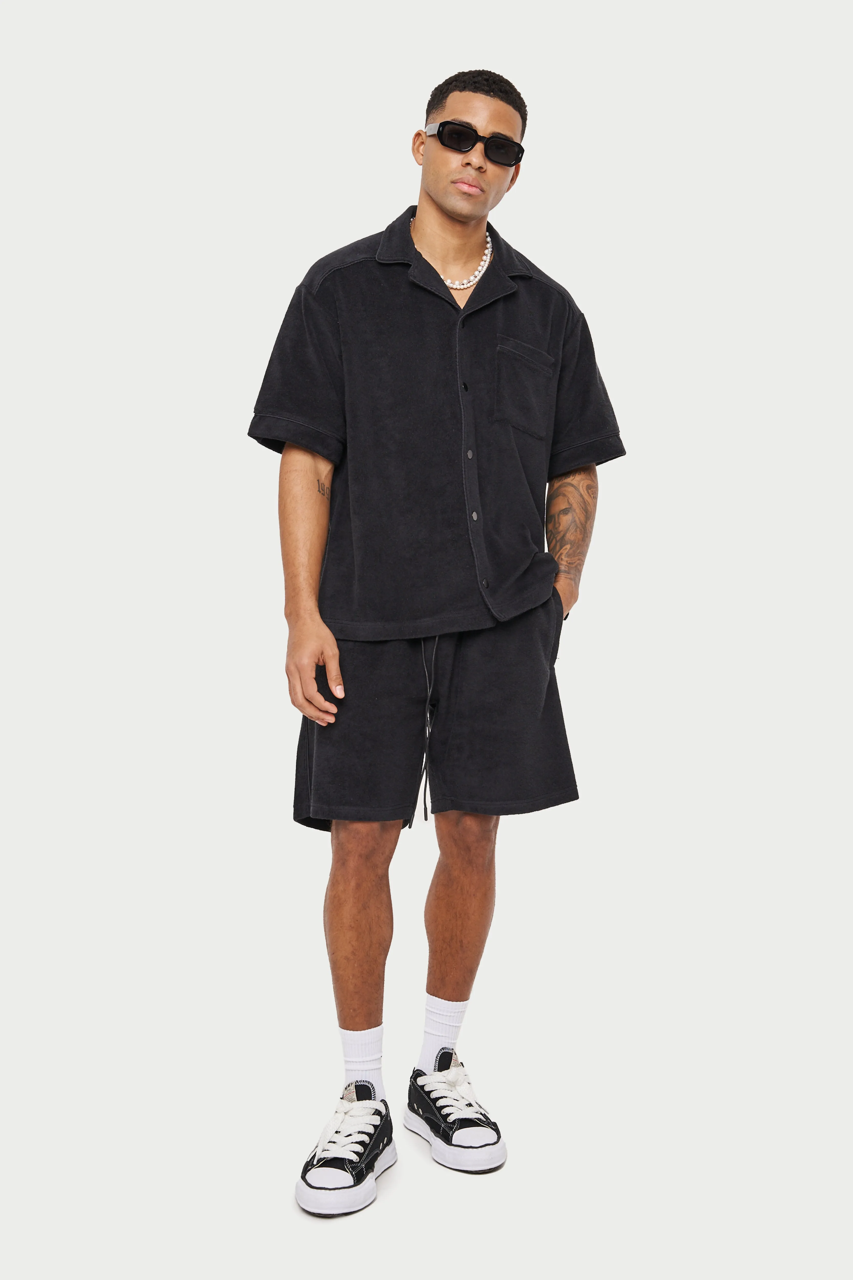 HEAVYWEIGHT TOWELLED SHORTS - BLACK