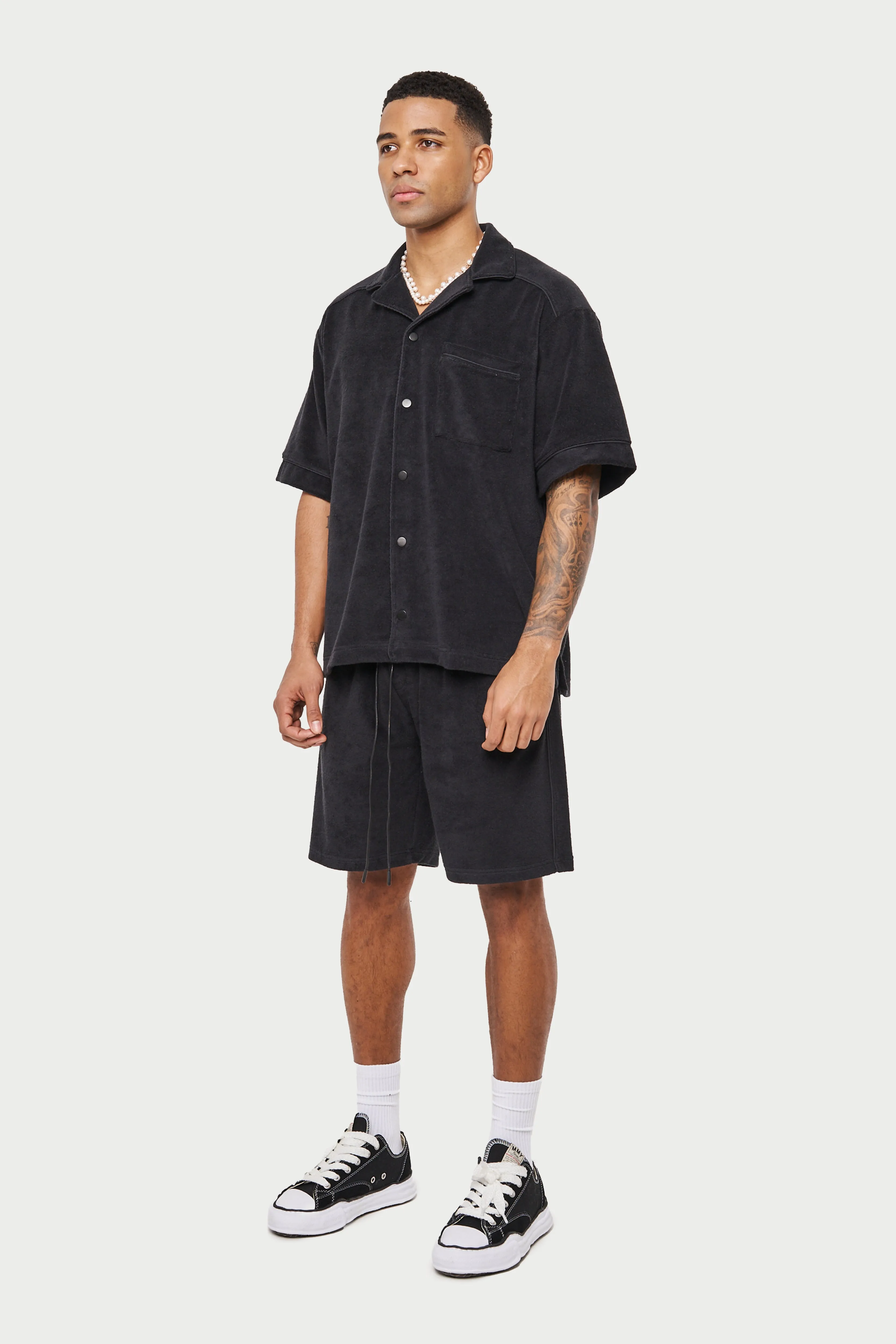 HEAVYWEIGHT TOWELLED SHORTS - BLACK